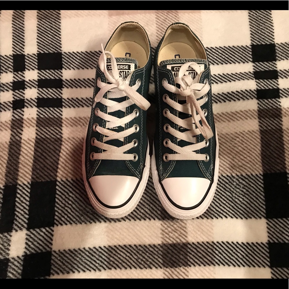 Dark green converse